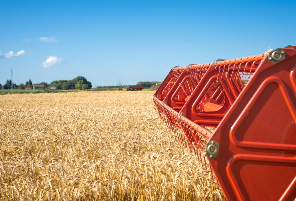 combine-harvesting-wheat-field.jpg combine-harvesting-wheat-field.jpg